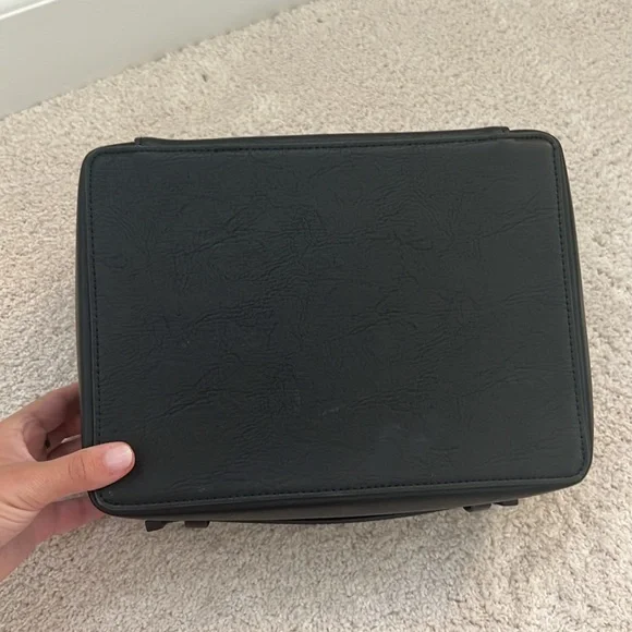 Beis Cosmetic Case - Picture 4 of 10